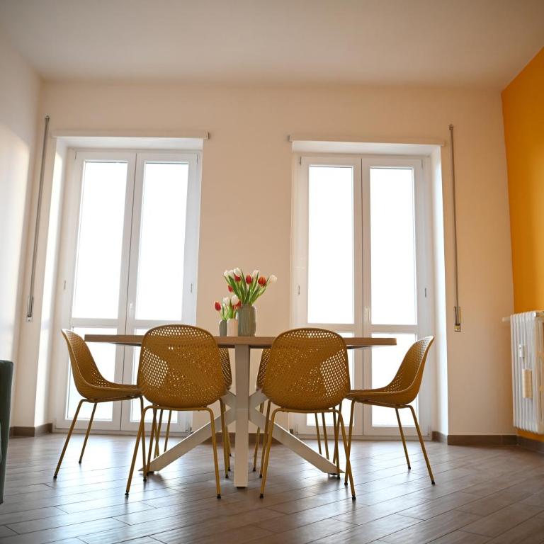 Appartamento per Famiglie - Metro A - 20min dal Centro - Appartamento con 2 Camere da Letto - 17