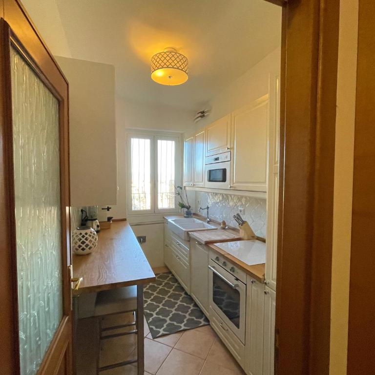 MARIA TERESA Apartment - Sophisticated Living and City Links - Quartiere TRIESTE - Apartment mit 2 Schlafzimmern und Stadtblick - 15