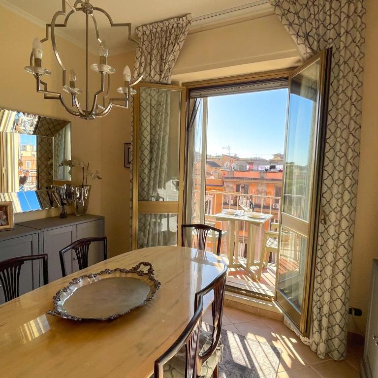 MARIA TERESA Apartment - Sophisticated Living and City Links - Quartiere TRIESTE - Apartment mit 2 Schlafzimmern und Stadtblick - 1
