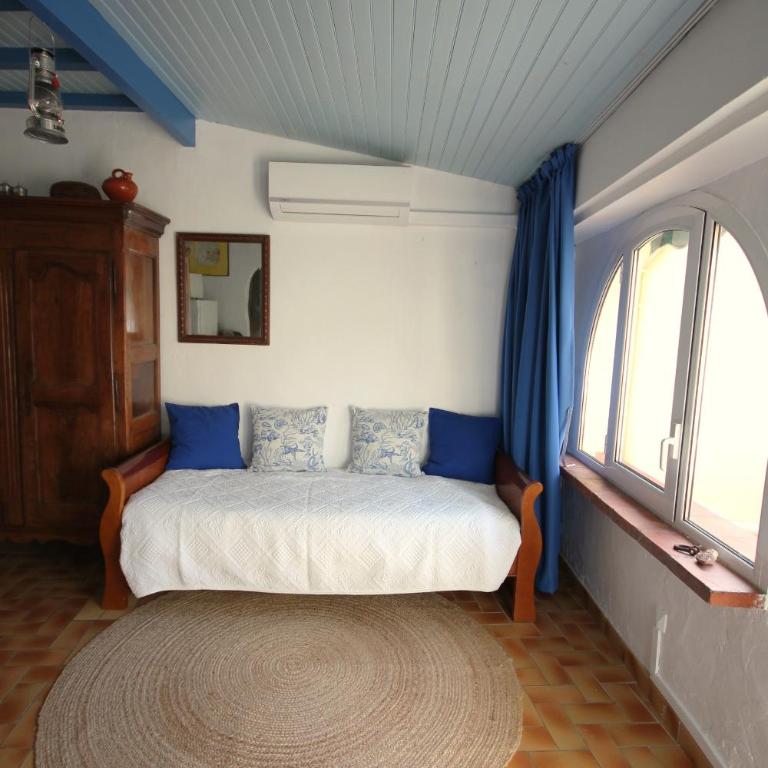 Le Poisson Bleu - One-Bedroom Apartment - 9