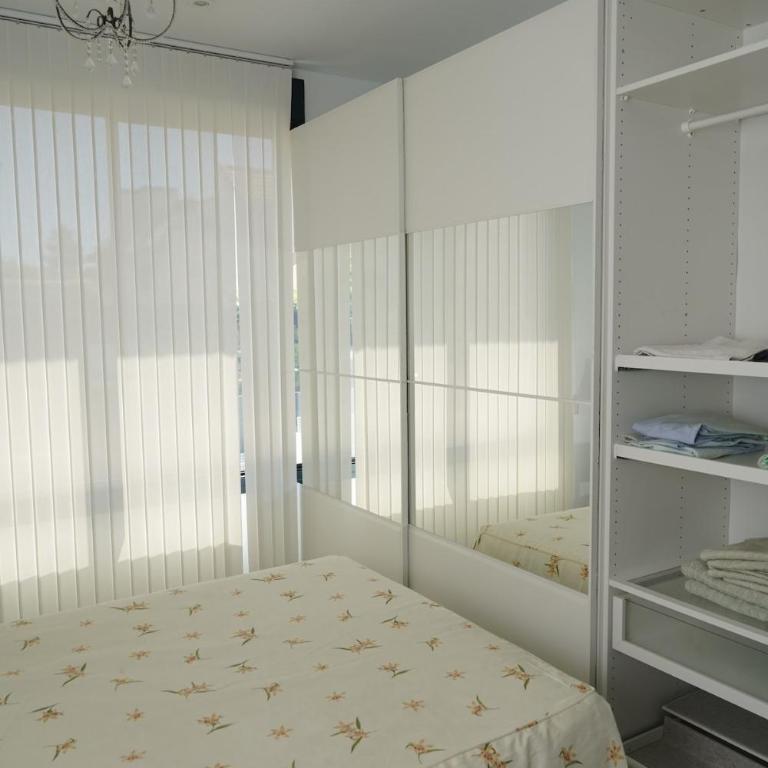 casa completa de lujo con jardin y piscina compartida - Four-Bedroom House - 39