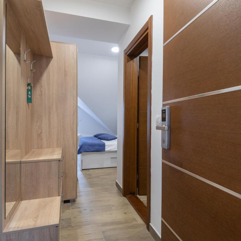 Hotel Agape - Niskobudžetna Dvokrevetna Soba sa Bračnim Krevetom - 3