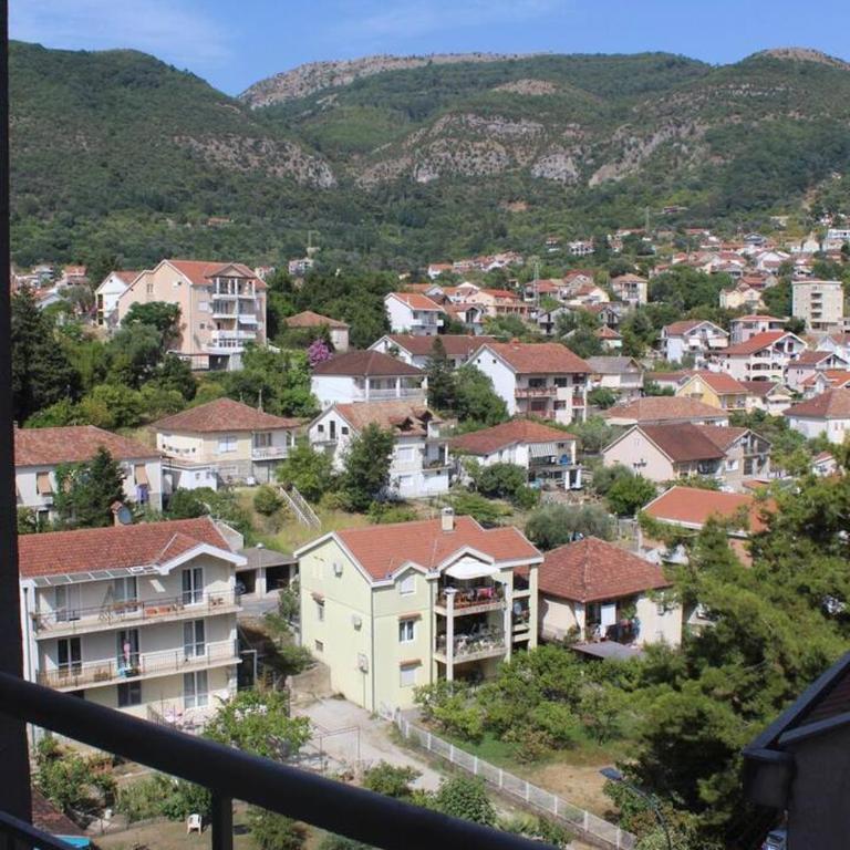 Newly Renovated Spacious Downtown Tivat Apartment - Two-Bedroom Apartment - 14