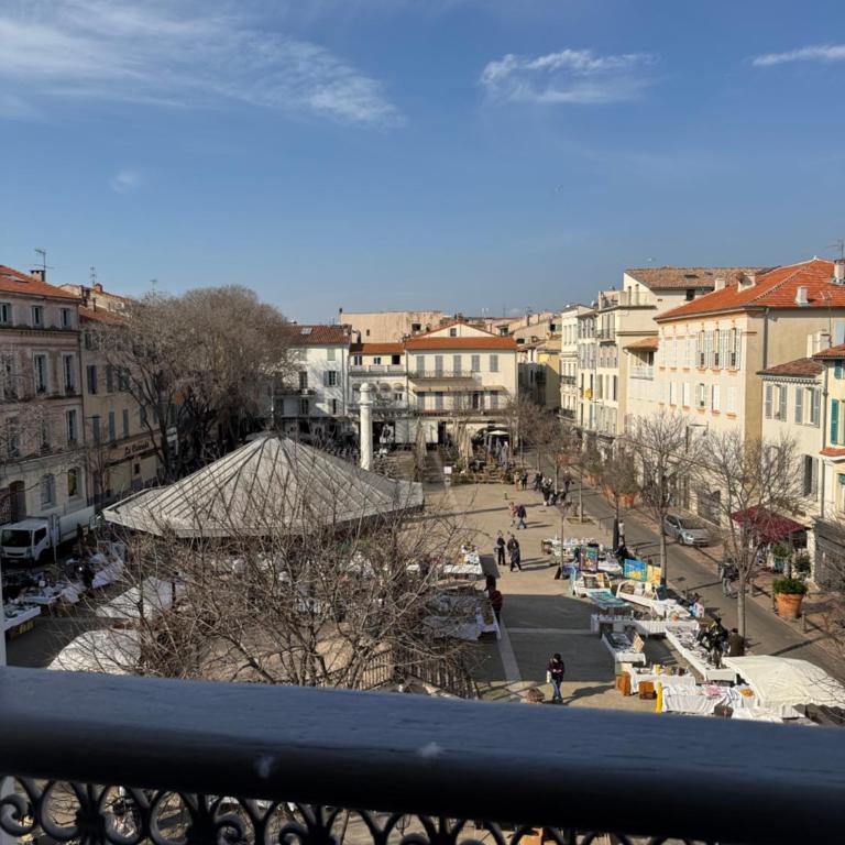 #201-Heart of Vieil Antibes - Place Nationale-High-End Newly Renovated & Furnished Appartment - Appartement 2 Chambres - 4
