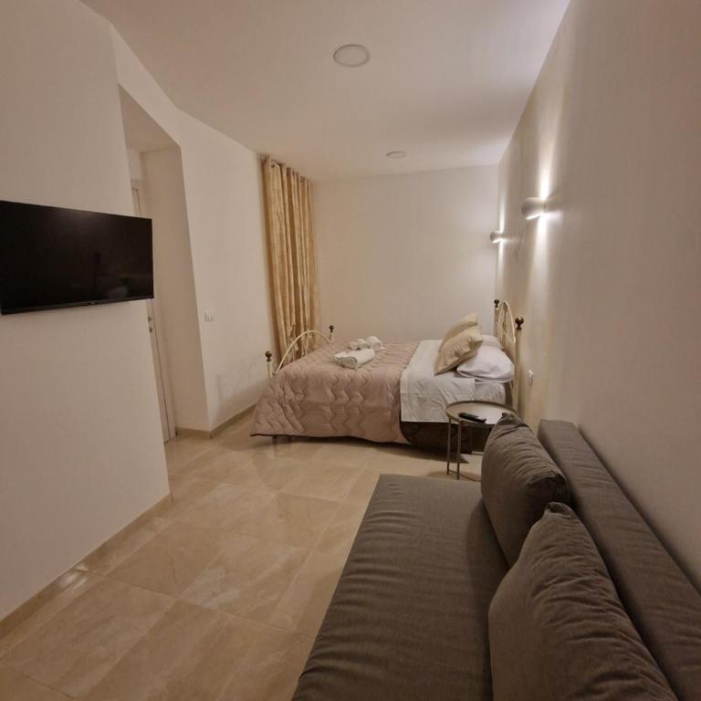 House in the castle VIA GRAMIGNANI N 35 CATANIA - One-Bedroom House - 1