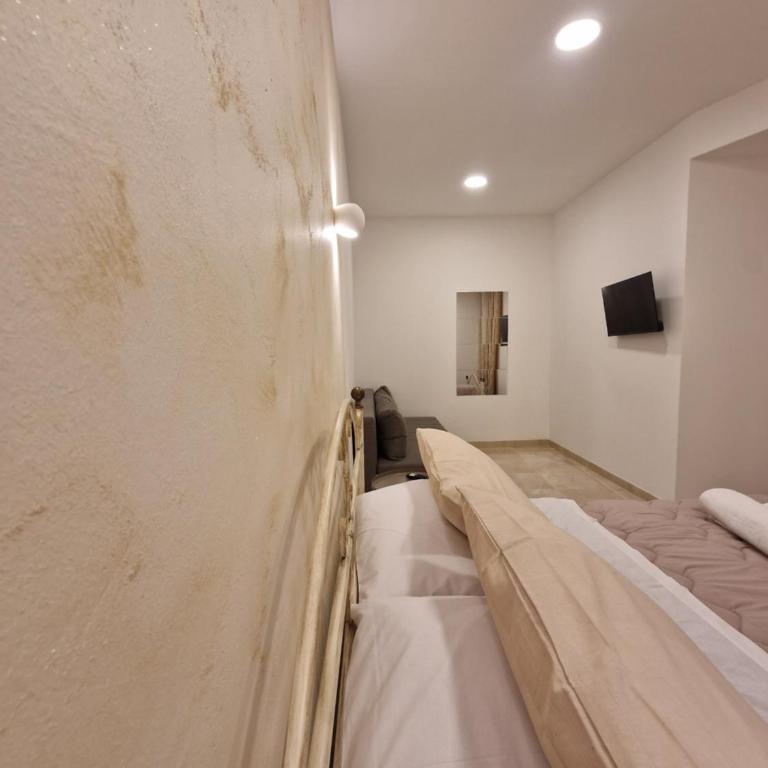 House in the castle VIA GRAMIGNANI N 35 CATANIA - One-Bedroom House - 7