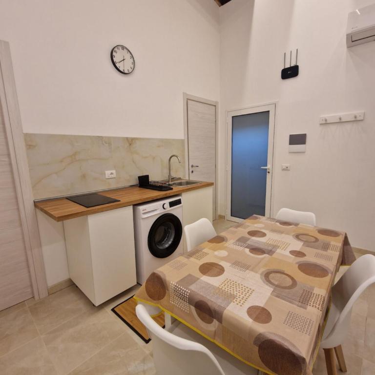 House in the castle VIA GRAMIGNANI N 35 CATANIA - One-Bedroom House - 9