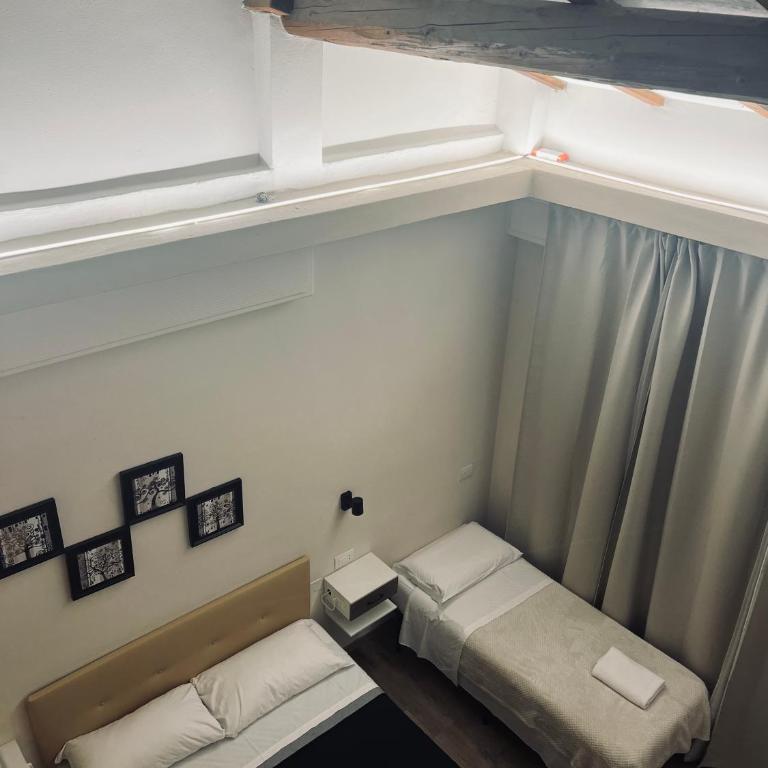 Il Galileo Rooms - Deluxe Family Room - 1