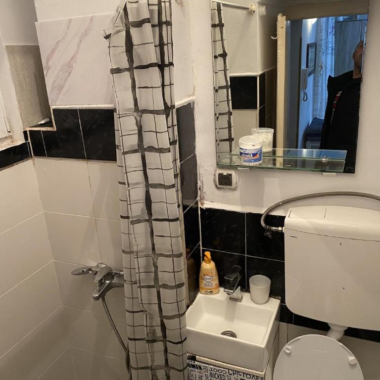 Central 25m2 studio with big patio - Apartman sa 1 Spavaćom Sobom - 12