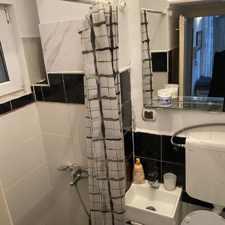 Central 25m2 studio with big patio - Apartman sa 1 Spavaćom Sobom - 13