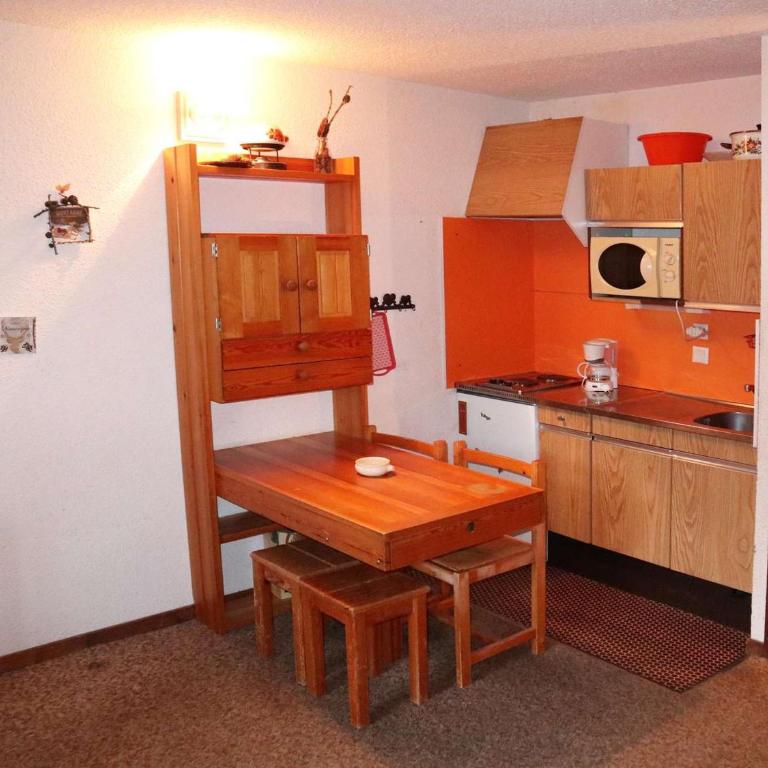 Studio calme, balcon, à 100m des pistes et commerces - idéal pour 4 personnes - FR-1-322-579 - Estudio - 5