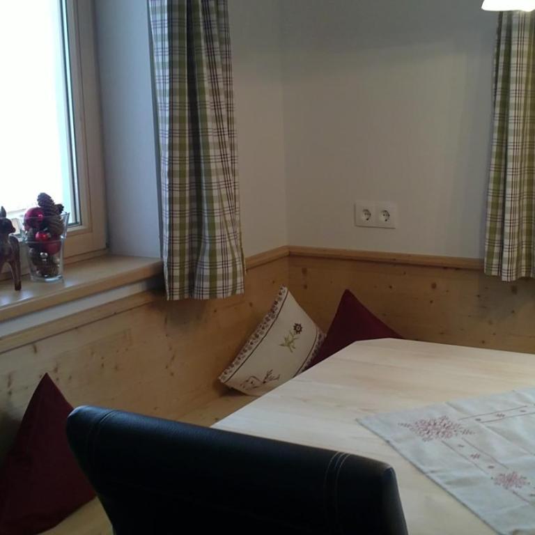Landhaus Alpenjäger - Apartment mit 4 Schlafzimmern - 15
