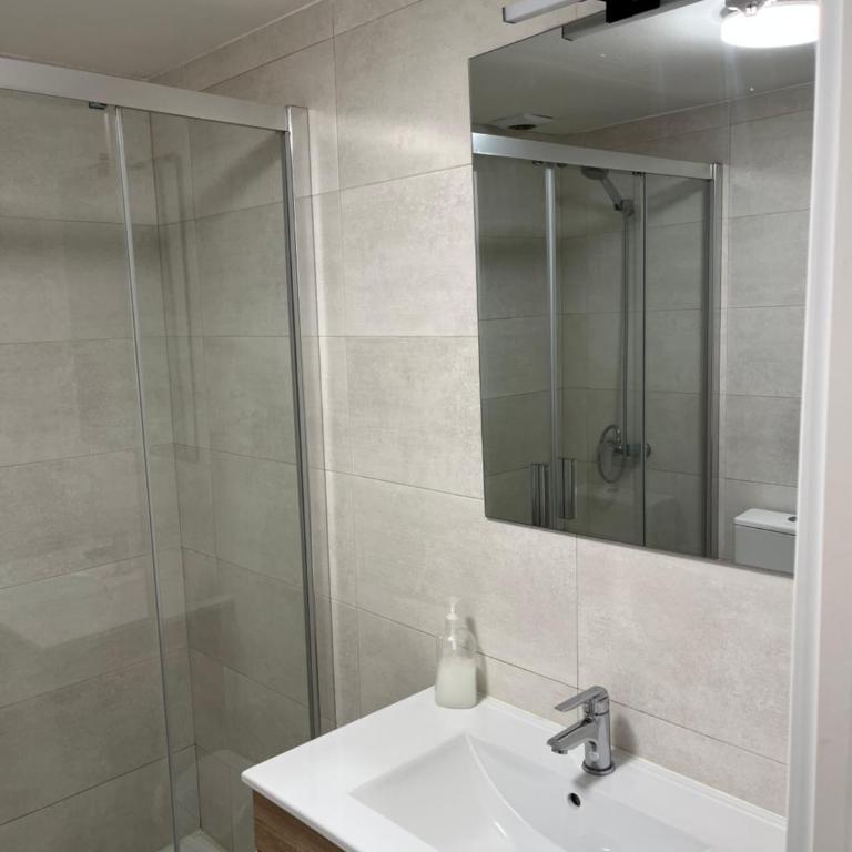 Albergue Azabache - Litera en habitación compartida mixta - 15