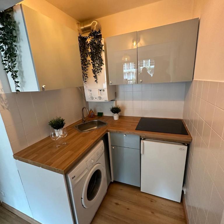 Bohemian studio in Menton close to sea with parking - Apartamento de 1 dormitorio - 8