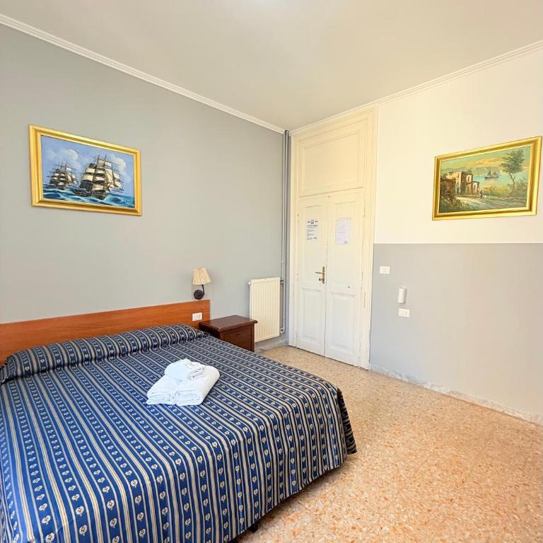 Vertex Suite - Camera Matrimoniale con Bagno Privato - 2
