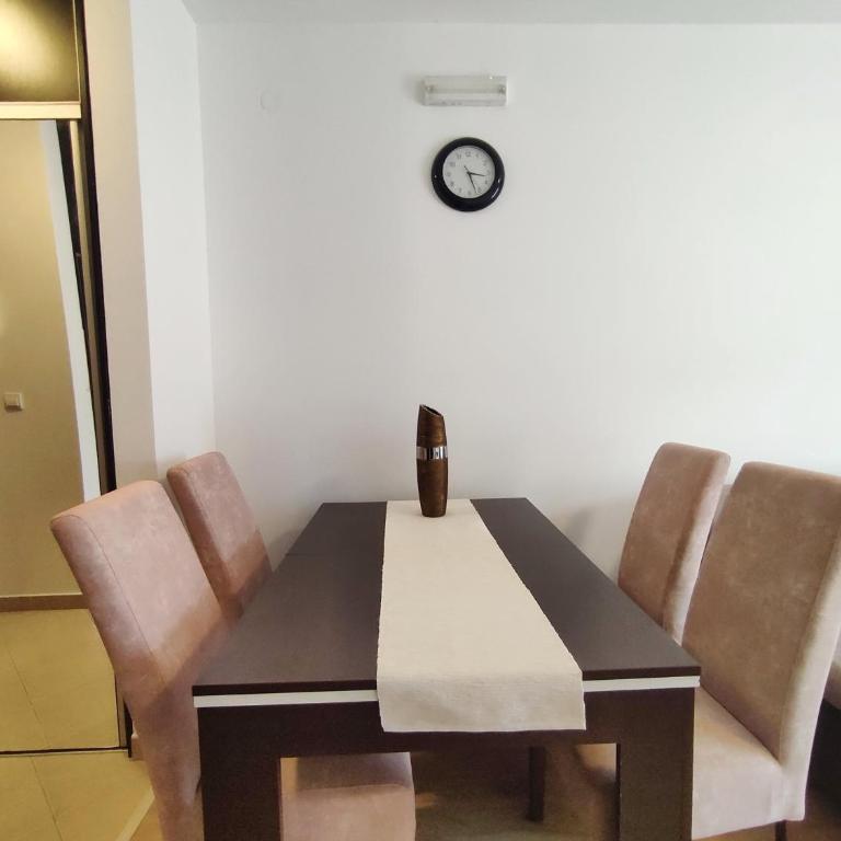 Adrialux2 - One-Bedroom Apartment with Balcony and Mountain View - 5