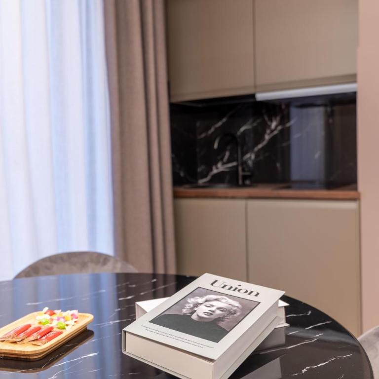Flat Urban Suites - Family Suite with Balcony - 22