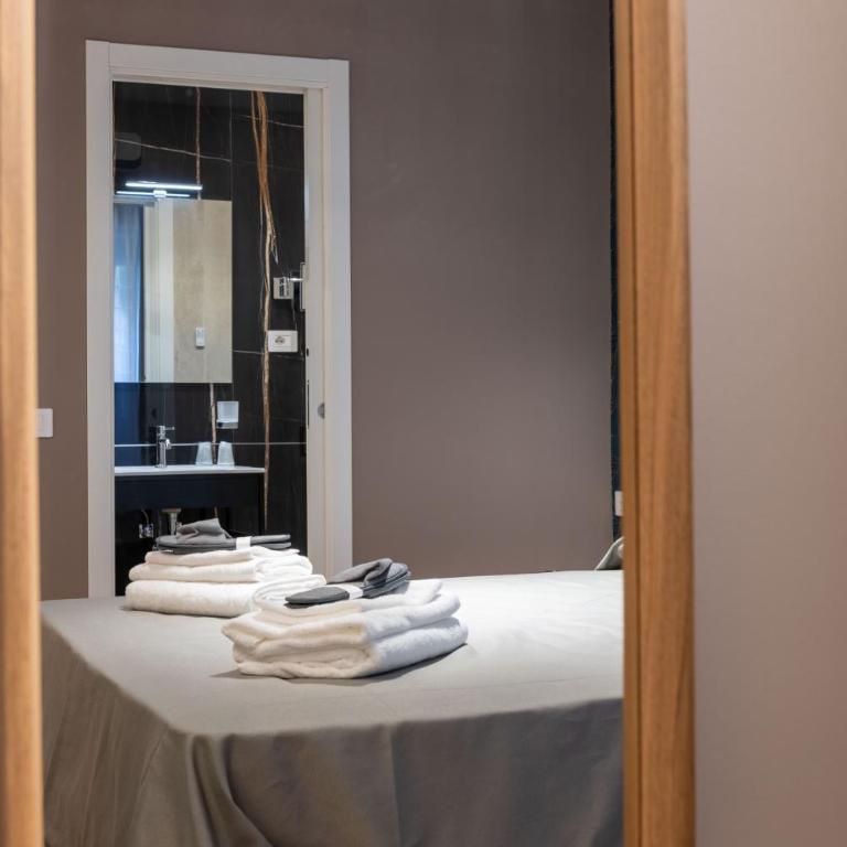 Flat Urban Suites - Family Suite with Balcony - 28