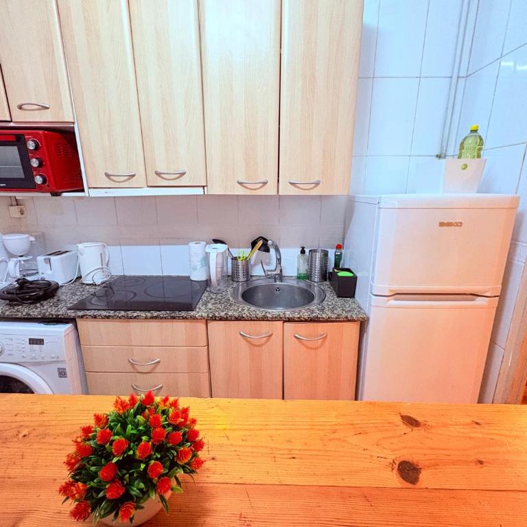 Amazing and stylish flat for 4 people with breakfast included 2 blocks away from Poblenou beach - One-Bedroom Apartment - 10