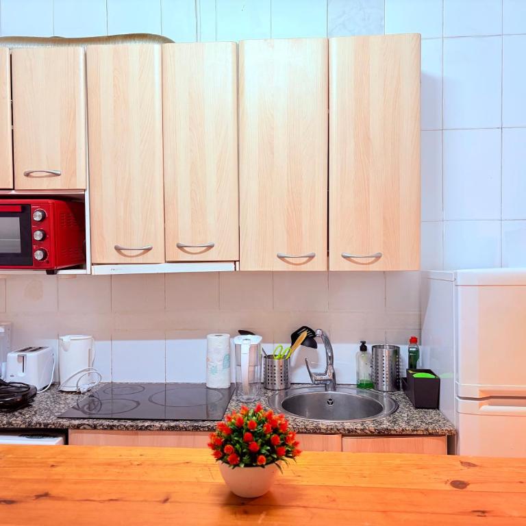 Amazing and stylish flat for 4 people with breakfast included 2 blocks away from Poblenou beach - One-Bedroom Apartment - 14