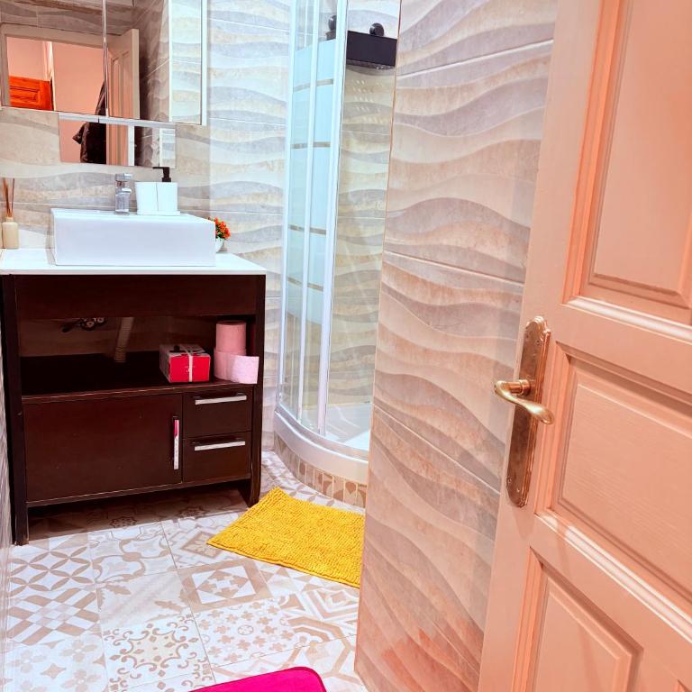 Amazing and stylish flat for 4 people with breakfast included 2 blocks away from Poblenou beach - One-Bedroom Apartment - 18