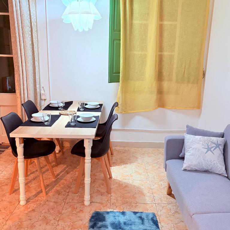 Amazing and stylish flat for 4 people with breakfast included 2 blocks away from Poblenou beach - One-Bedroom Apartment - 59