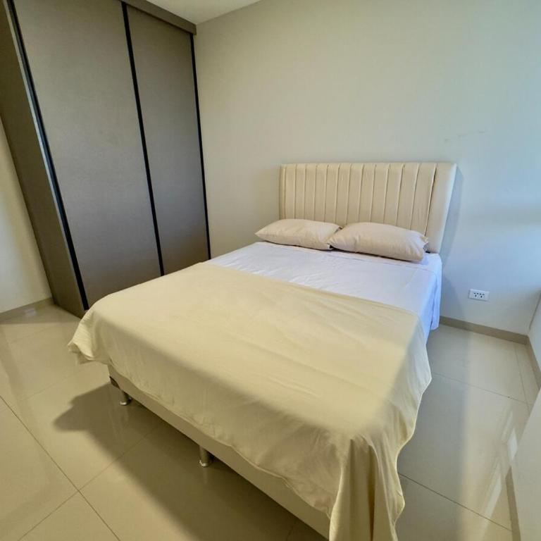 Luxurious and Spacious Family Apartment in Curupau Isuto - Three-Bedroom Apartment with Balcony - 40