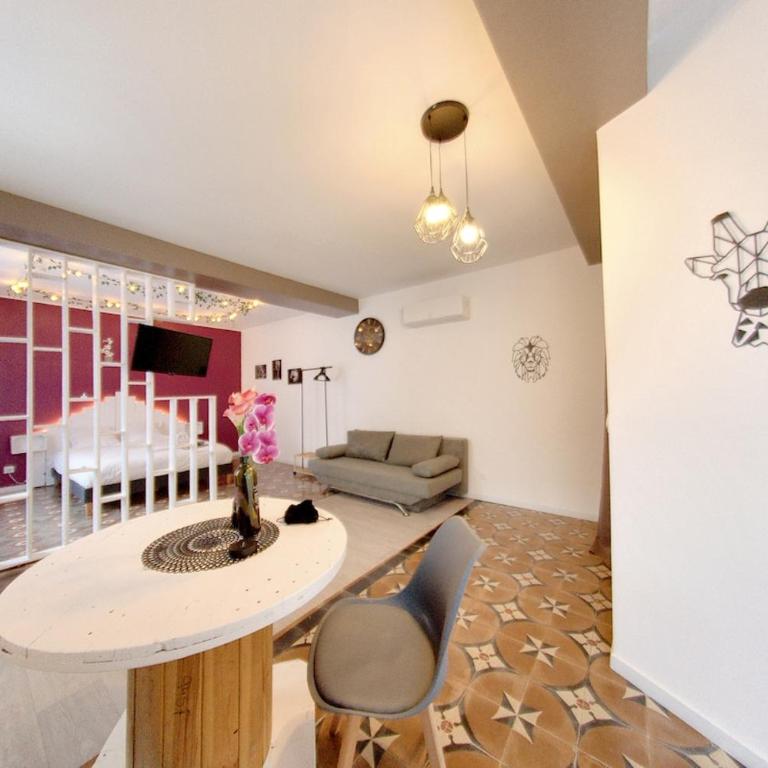 Studio Rose - One-Bedroom Apartment - 1