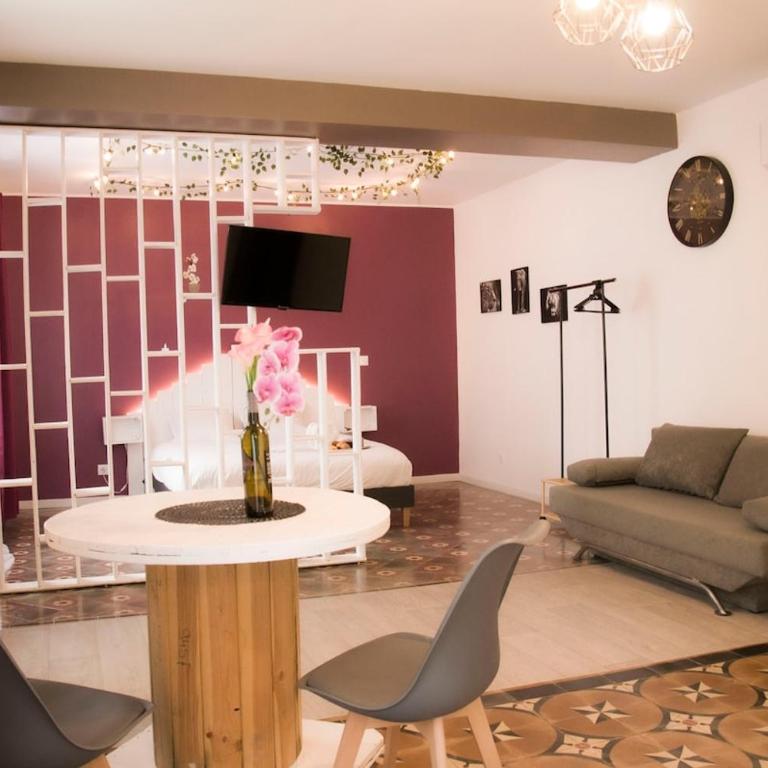Studio Rose - One-Bedroom Apartment - 3