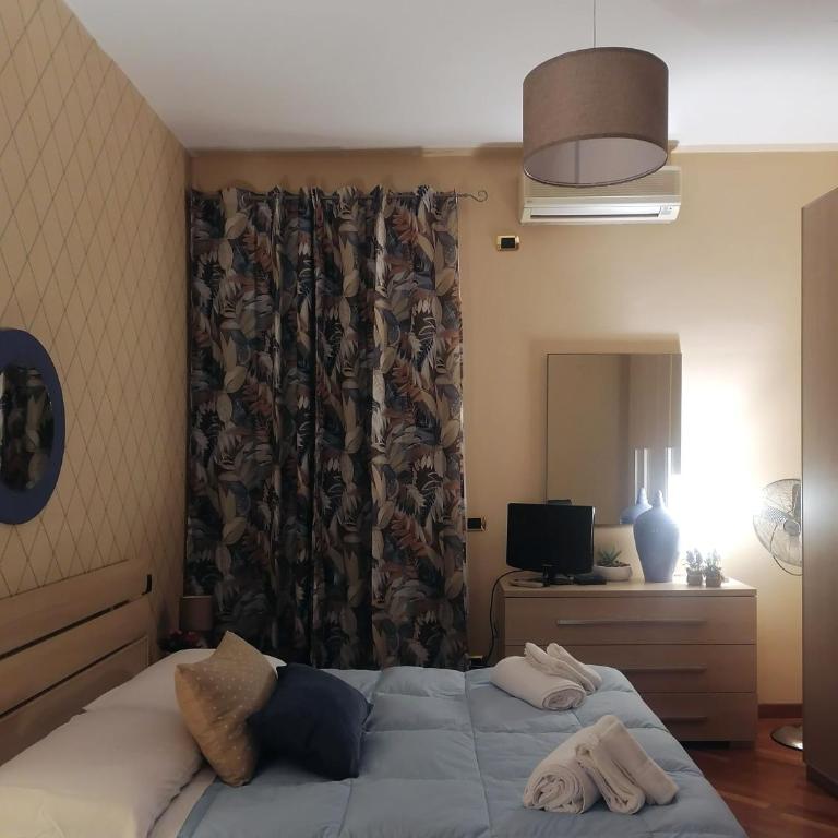 Cuore Urbano - Appartamento con 2 Camere da Letto e Balcone - 21