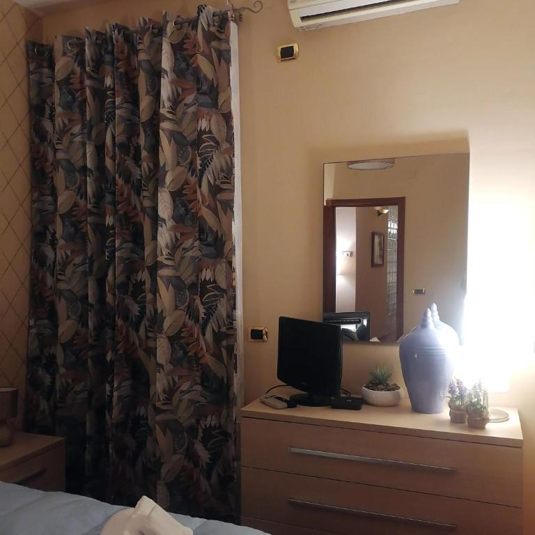 Cuore Urbano - Appartamento con 2 Camere da Letto e Balcone - 23