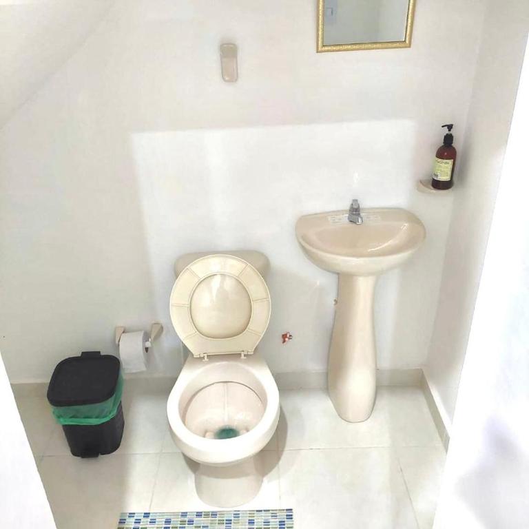 Habitación independiente con ventilador cerca a malecon del río - Apartamento de 1 dormitorio - 8