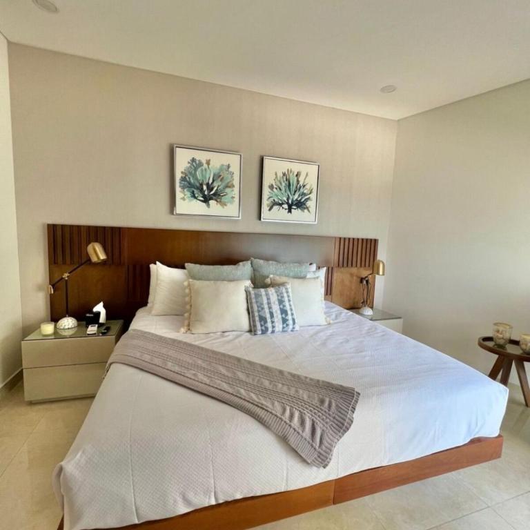 Luxury apartment with an ocean view - Golden Zone - - Three-Bedroom Apartment - 2