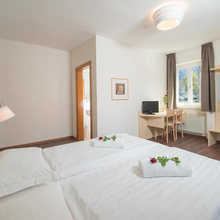 Hotel Heide Park - Doppelzimmer mit Balkon - 8