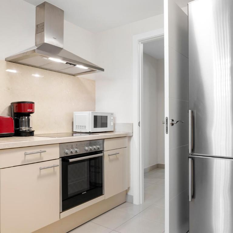 Elegant Apartment in Cortijo Del Mar Near Marbella & Estepona with Large Swimming Pool - Two-Bedroom Apartment - 23