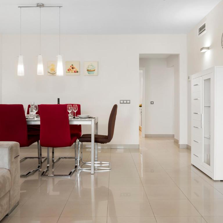 Elegant Apartment in Cortijo Del Mar Near Marbella & Estepona with Large Swimming Pool - Two-Bedroom Apartment - 24