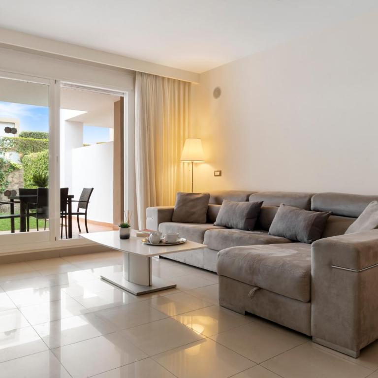 Elegant Apartment in Cortijo Del Mar Near Marbella & Estepona with Large Swimming Pool - Two-Bedroom Apartment - 25