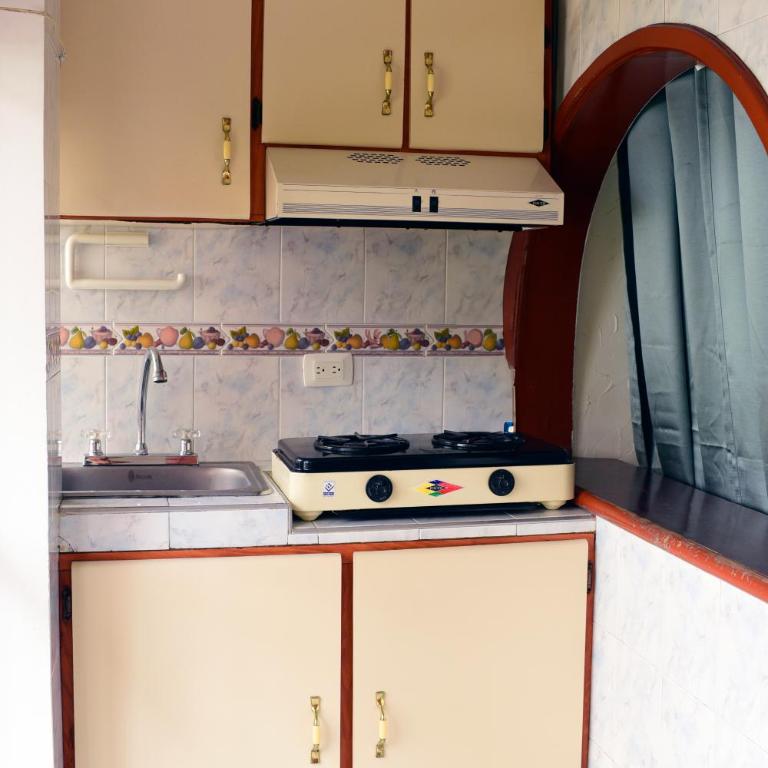 Apartaestudios Granada - Estudio - 6