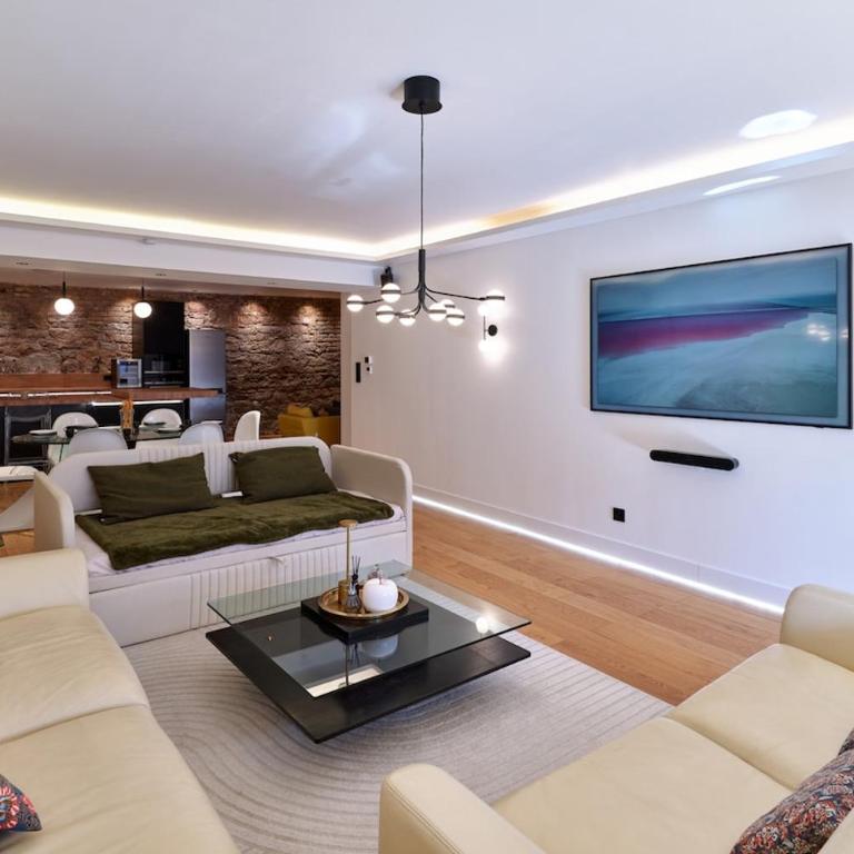 LE LUXURY LOFT - CENTER l DECEMBER MAR-KET l EUROPEAN PARLIAMENT l PARKING l NETFLIX - SPACIOUS & UNIQUE - LE LUXURY LOFT - CENTRE l MARCHÉ DE NOËL l PARLEMENT EUROPÉEN l PARKING l NETFLIX - SPACIEUX & UNIQUE - Two-Bedroom Apartment - 8