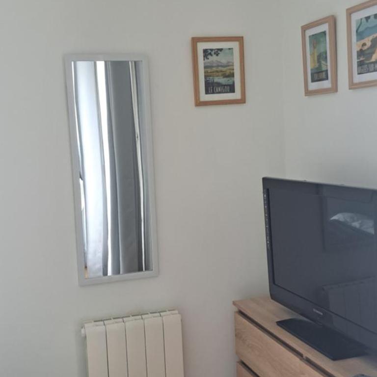 A 50m des cures libre mi septembre joli studio rénové orienté Nord bien ventilé - Appartement 1 Chambre - 26