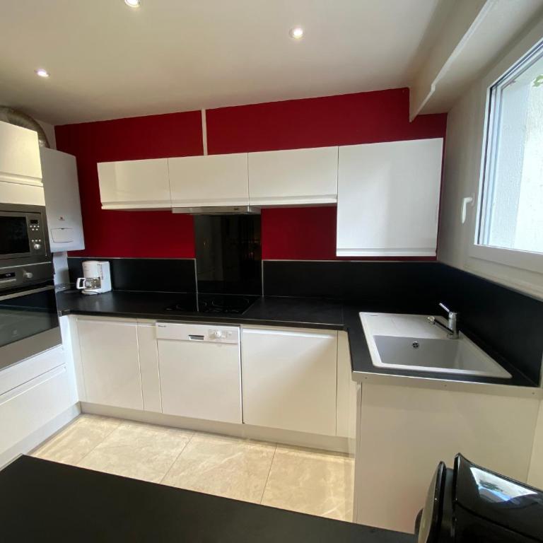 Spacieux studio rénové avec terrasse et parking privé - FR-1-374-99 - Studio - 3