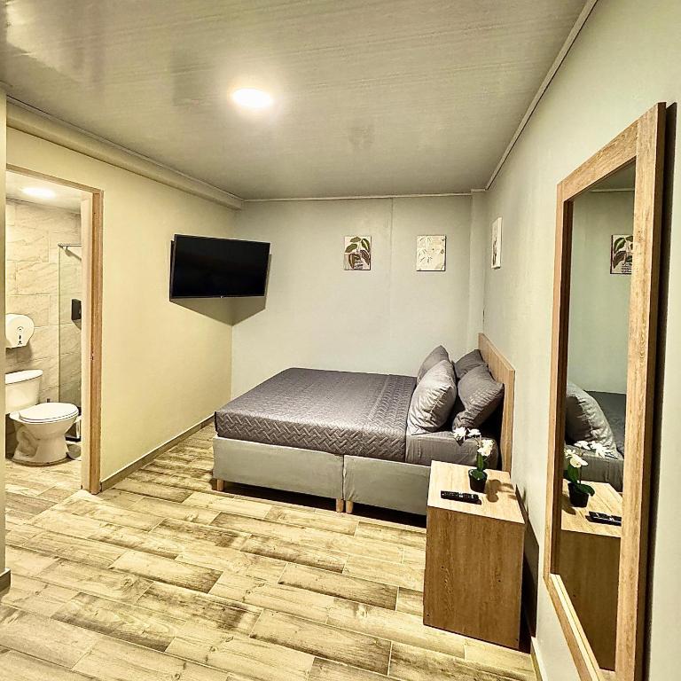 Hostelfc Santa Barbara - Habitación Doble con baño privado - 2
