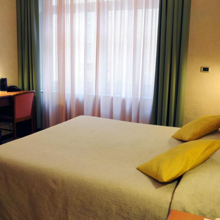 Hotel Button - Camera Matrimoniale Classic - 8