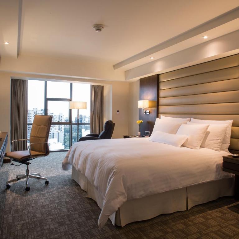 Swissotel Lima - Habitación Swiss Executive con 1 cama extragrande - Planta superior - 4