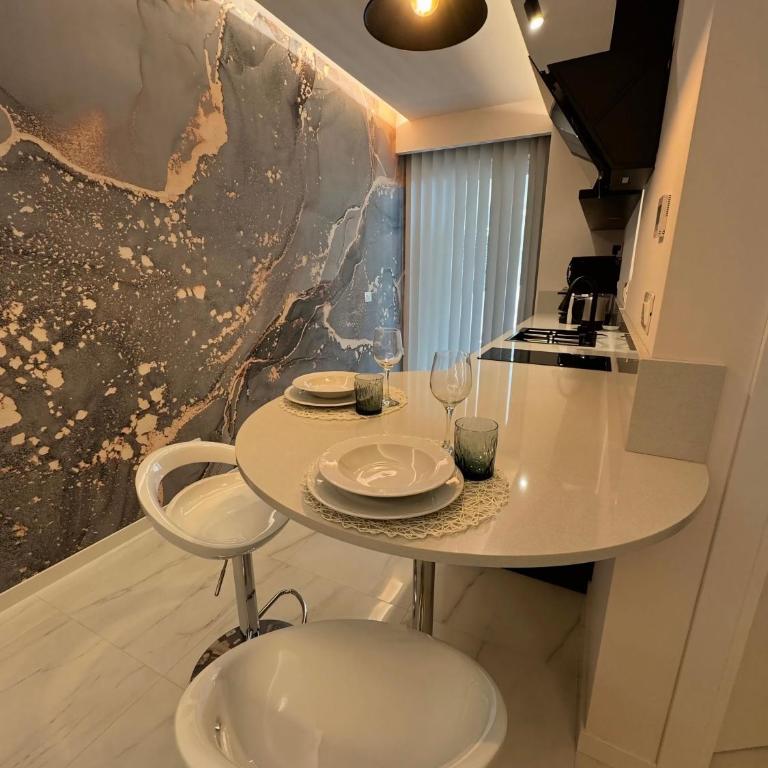 Luxury Home Station - One-Bedroom Apartment - 21