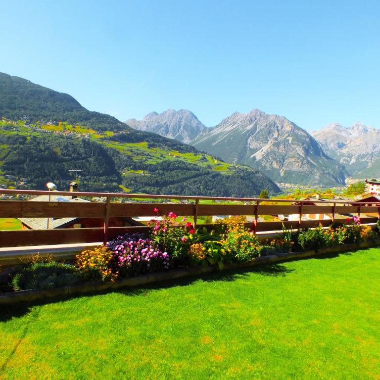 Best House snc di Elisa Baroni e Beatrice Dei Cas - Appartamento con Vista Giardino e Montagna - 23