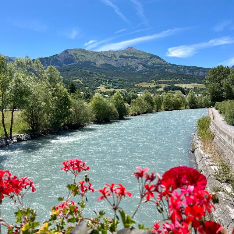 T3 expo sud, terrasse et vue montagne à Jausiers - Appartement 3 Chambres avec Vue sur la Montagne - 22