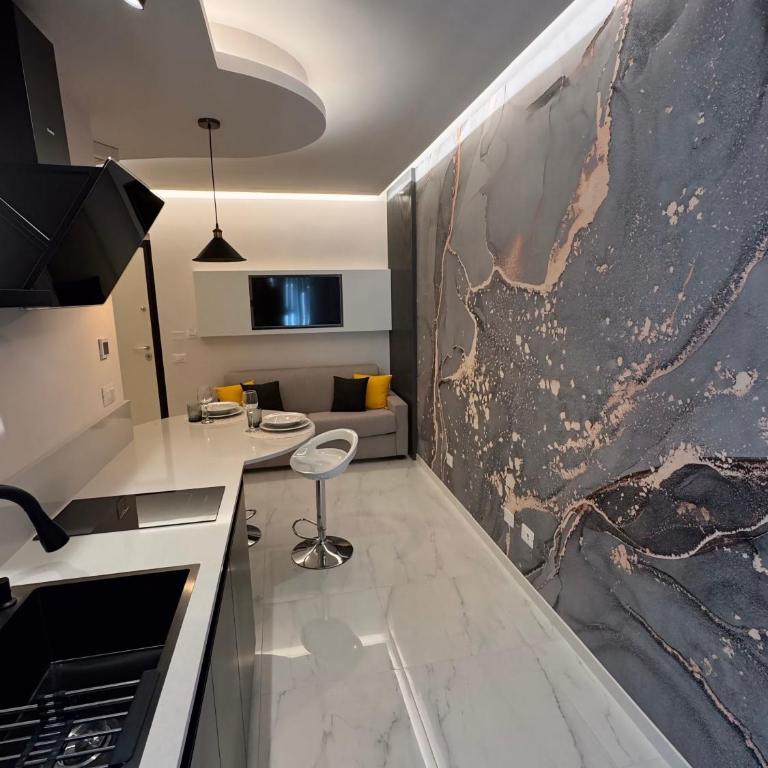 Luxury Home Station - One-Bedroom Apartment - 17