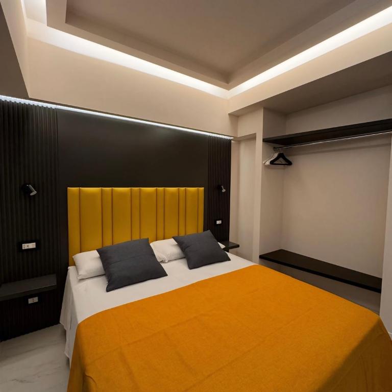 Luxury Home Station - One-Bedroom Apartment - 9
