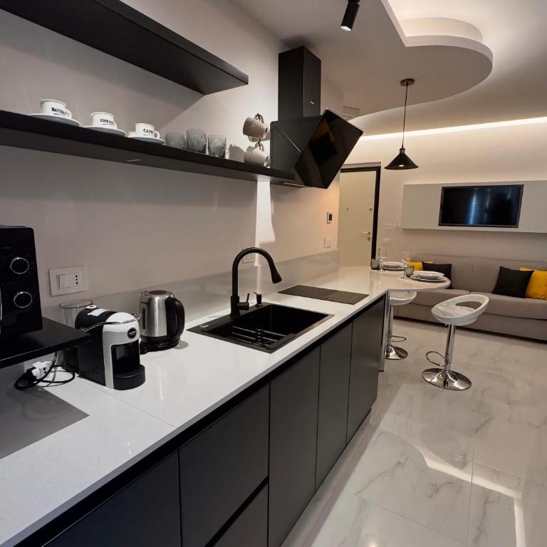 Luxury Home Station - One-Bedroom Apartment - 24